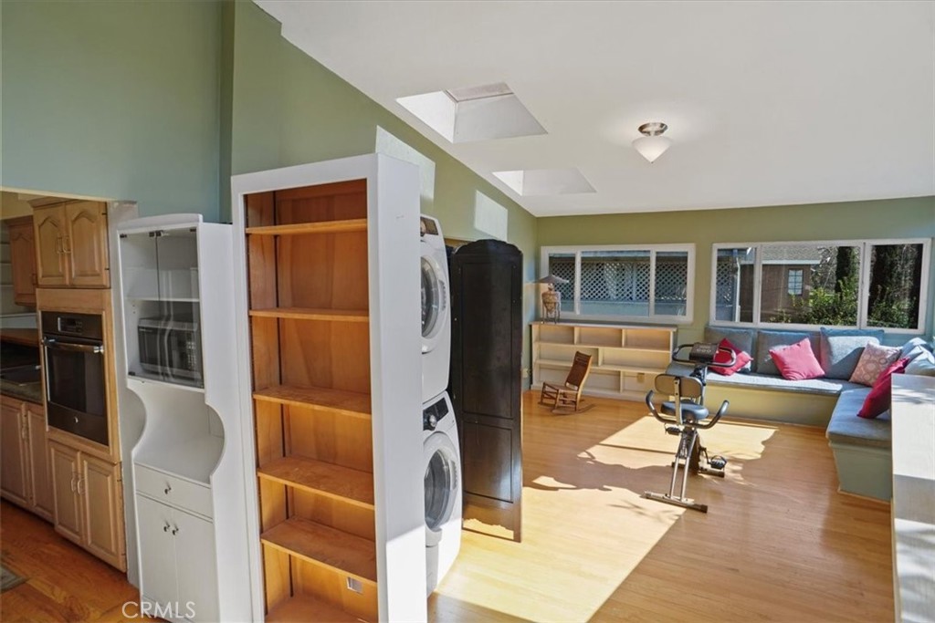 1548 Riverside Drive, Unit G Glendale, CA 91201 - Photo 13 of 22