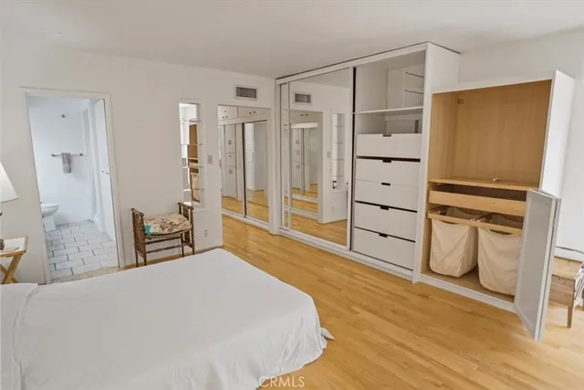 $749,000 | 1548 Riverside Drive, Unit G, Glendale, CA 91201