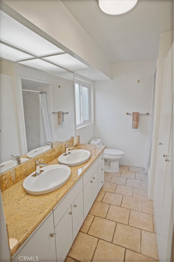 1548 Riverside Drive, Unit G Glendale, CA 91201 - Photo 17 of 22