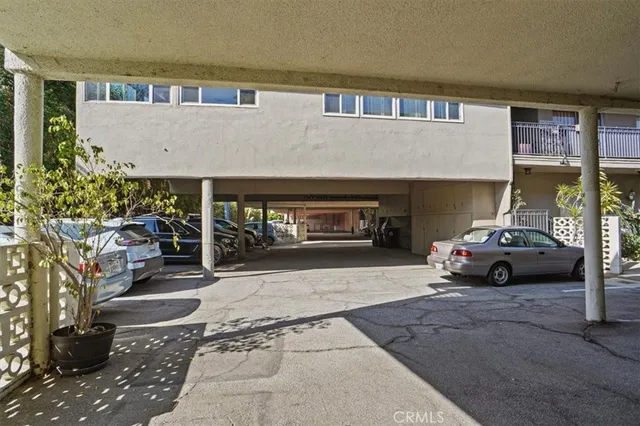 $749,000 | 1548 Riverside Drive, Unit G, Glendale, CA 91201