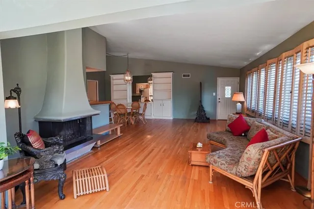 $749,000 | 1548 Riverside Drive, Unit G, Glendale, CA 91201