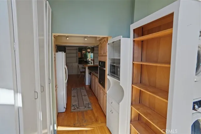 $749,000 | 1548 Riverside Drive, Unit G, Glendale, CA 91201