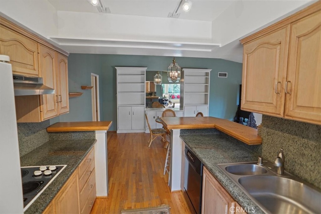 1548 Riverside Drive, Unit G Glendale, CA 91201 - Photo 8 of 22