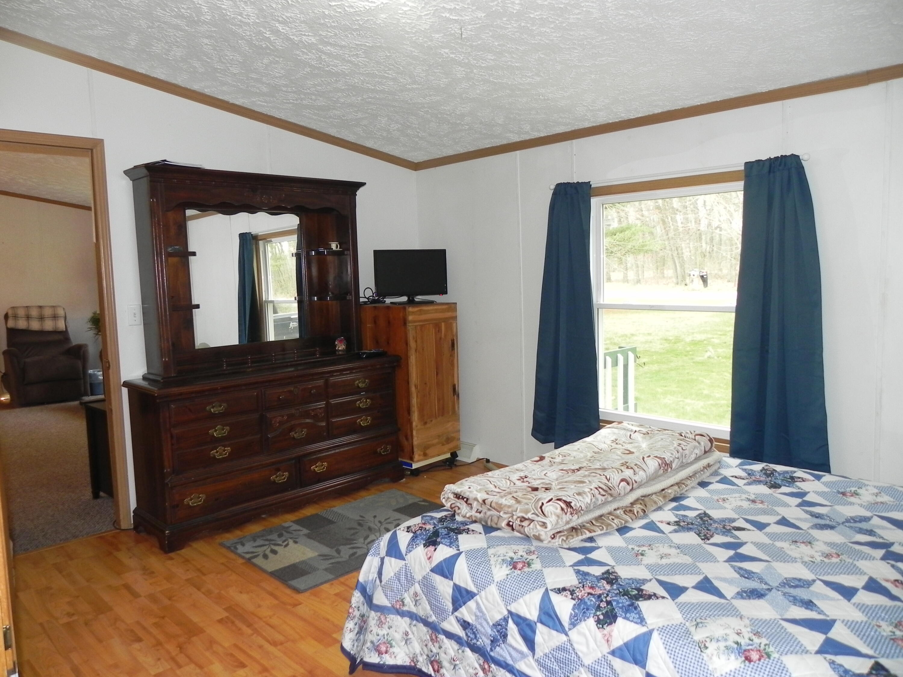 84969 42nd Street Decatur, MI 49045 - Photo 10 of 26 DSCN8613