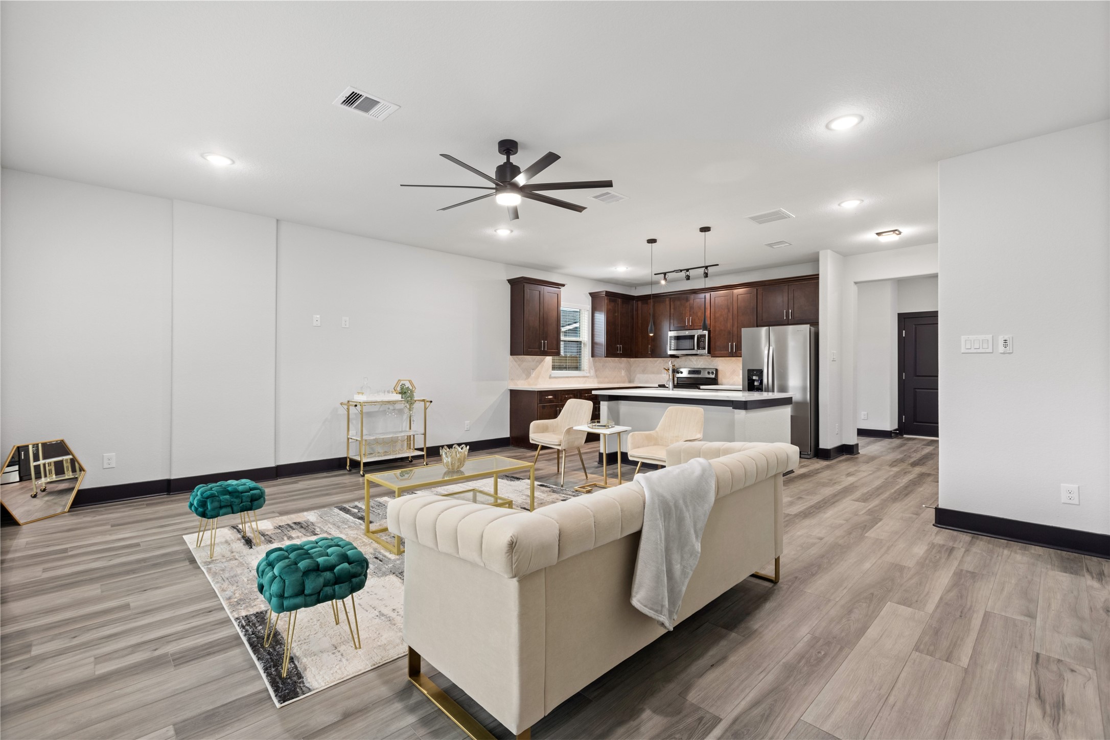 4435 Maggie Street, Unit B Houston, TX 77051 - Photo 11 of 37