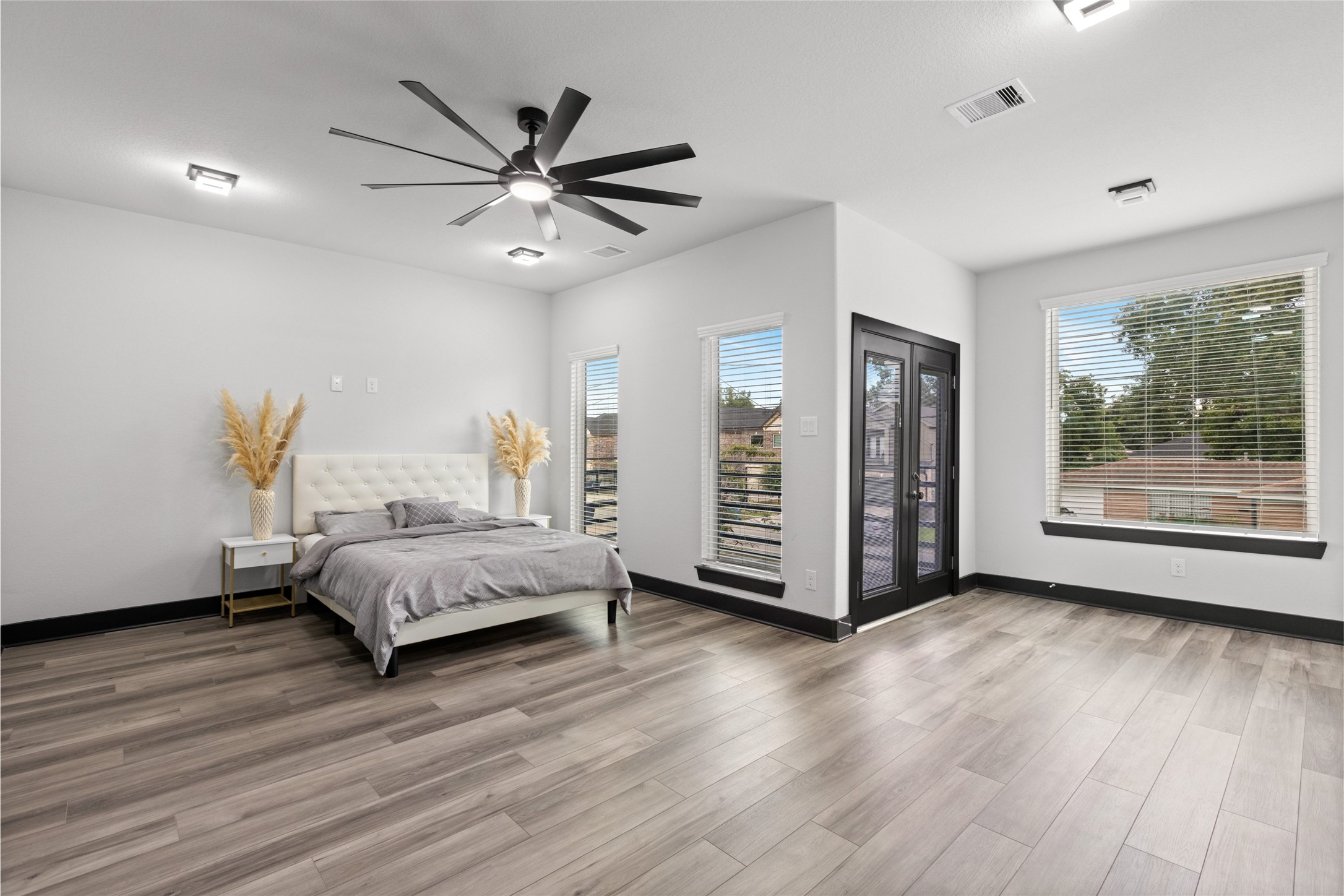 4435 Maggie Street, Unit B Houston, TX 77051 - Photo 15 of 37 a living room with furniture and wooden floor