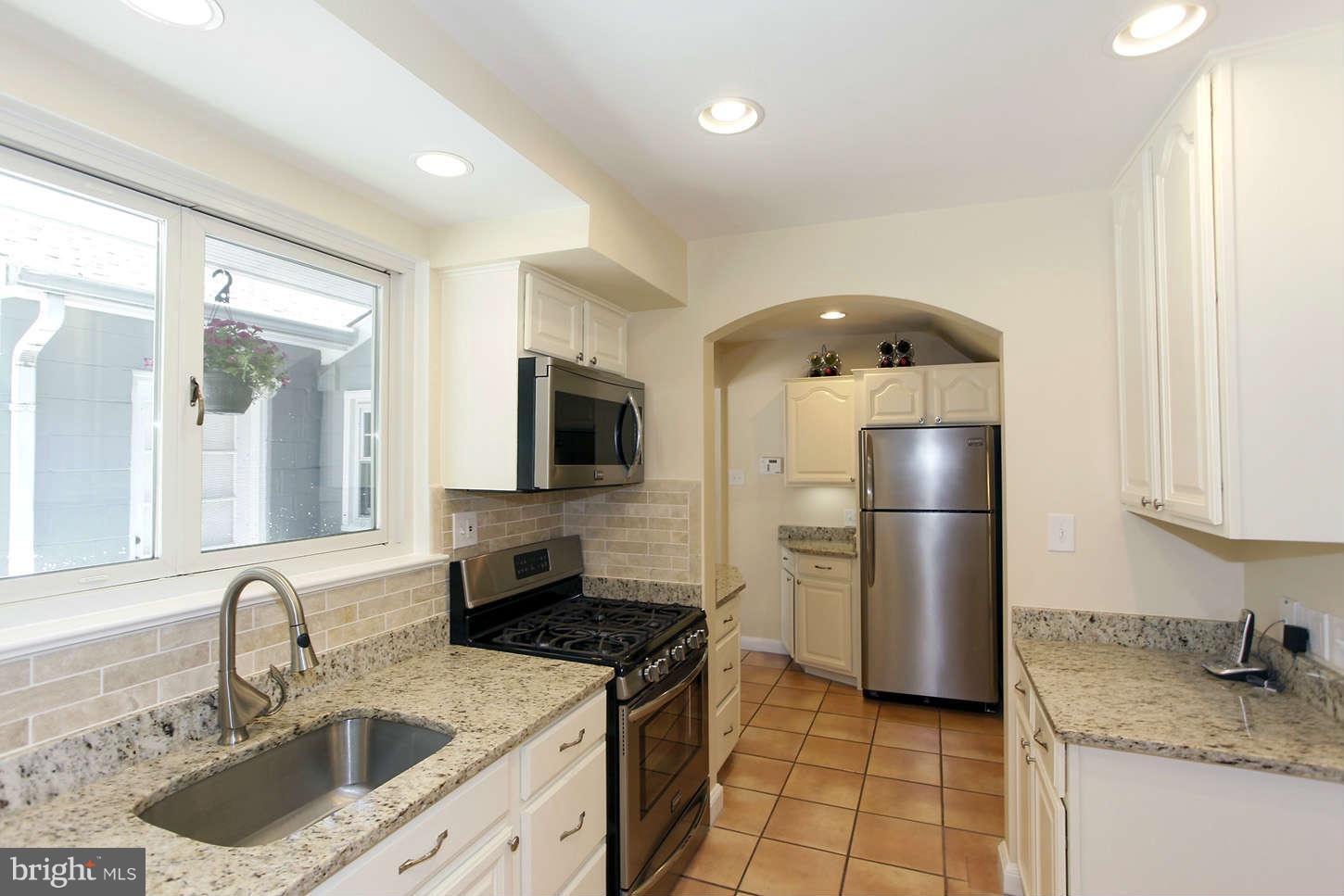4637 River Road Bethesda, MD 20816 - Photo 14 of 24 Kitchen (2 of 3)