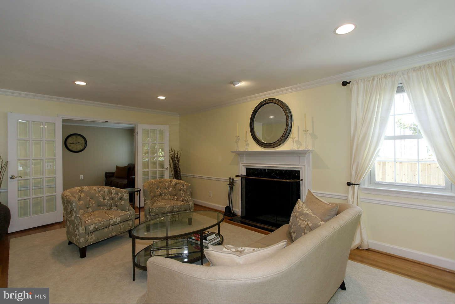 4637 River Road Bethesda, MD 20816 - Photo 6 of 24 Living Room (1 of 3)