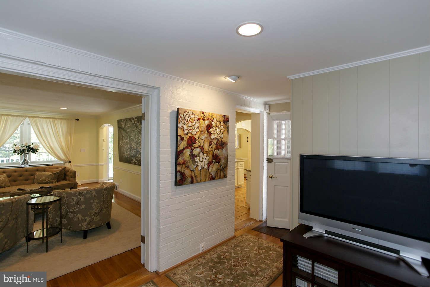 4637 River Road Bethesda, MD 20816 - Photo 10 of 24 Den (2 of 2)