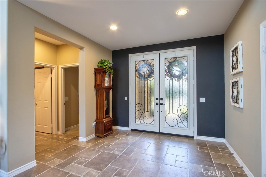 32815 Cleveland Street Temecula, CA 92592 - Photo 5 of 71