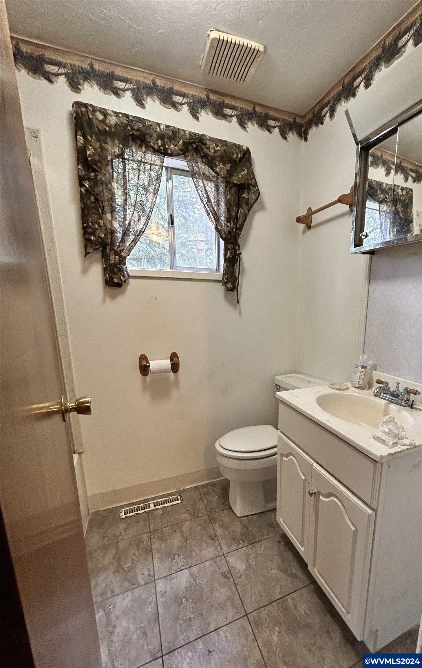 3095 Mistletoe Road Dallas, OR 97338 - Photo 14 of 37