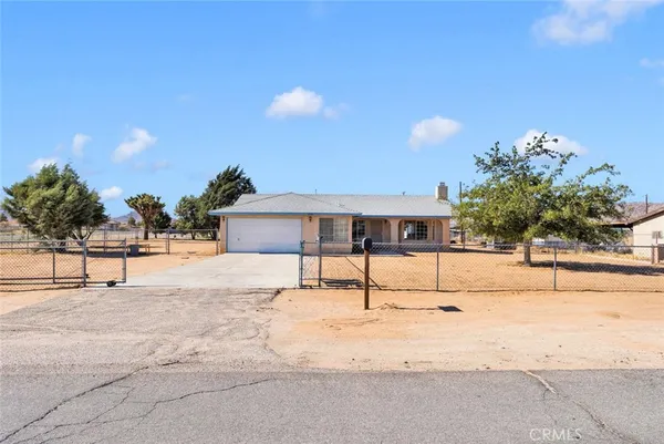 $395,000 | 21930 Mohican Avenue, Apple Valley, CA 92307