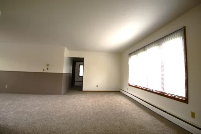 $499,990 | 987 County Rd C2 West, Roseville, MN 55113