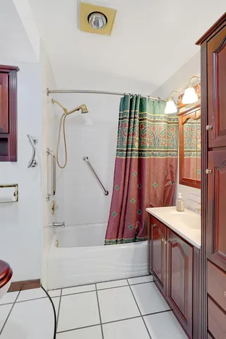 $499,990 | 987 County Rd C2 West, Roseville, MN 55113