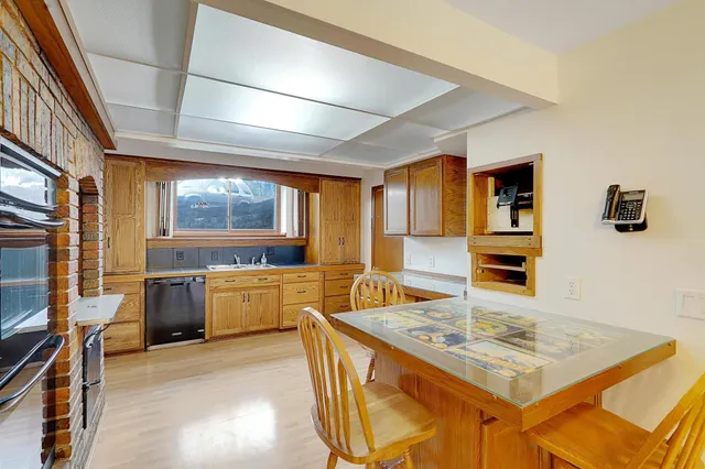 $499,990 | 987 County Rd C2 West, Roseville, MN 55113