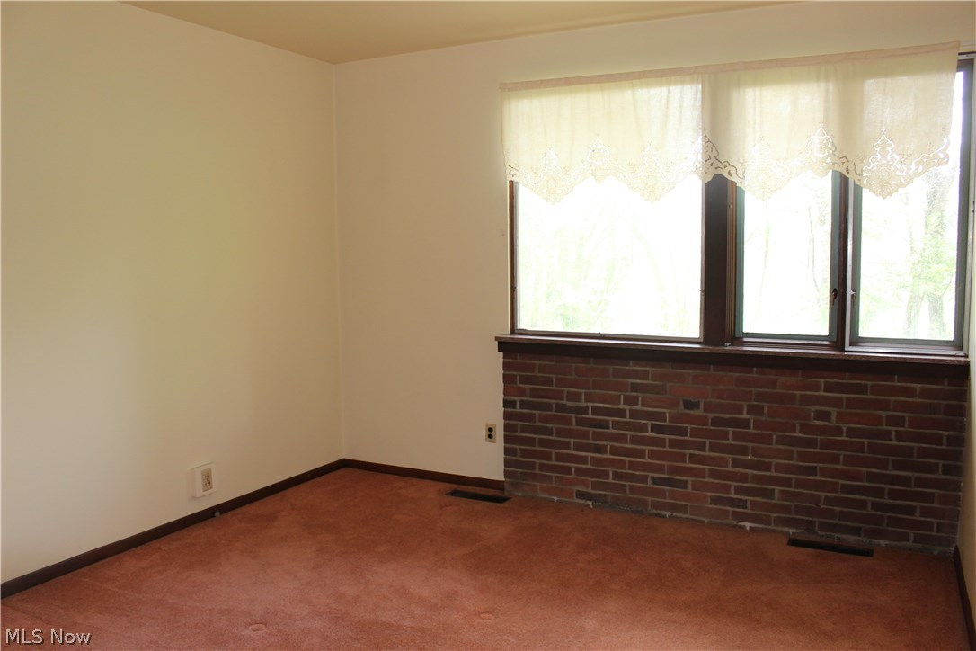 4034 Shaw Road Akron, OH 44333 - Photo 22 of 33