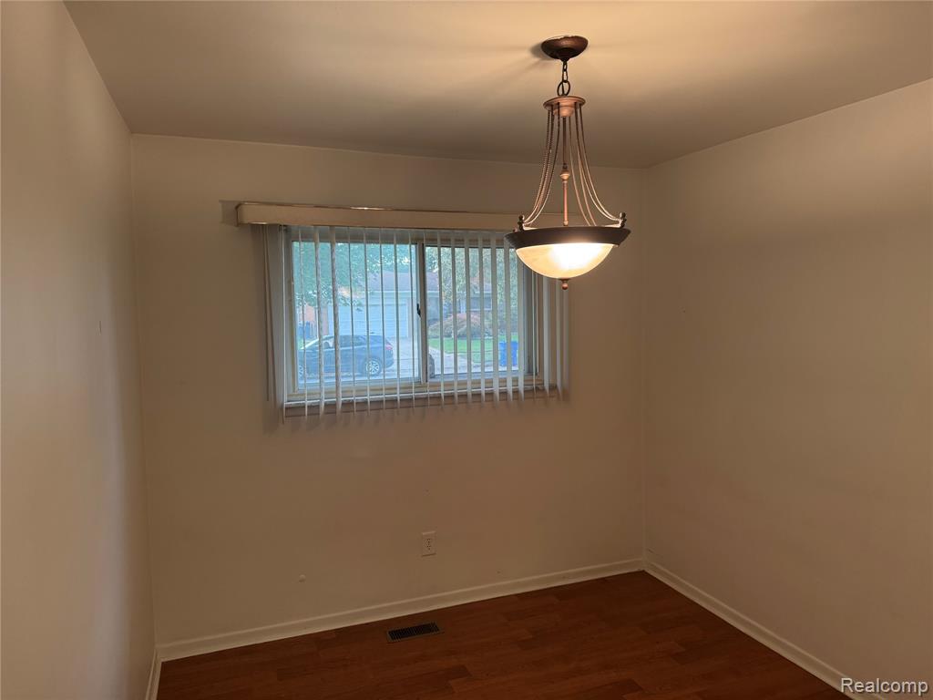 27262 Welsh Drive Warren, MI 48092 - Photo 11 of 15