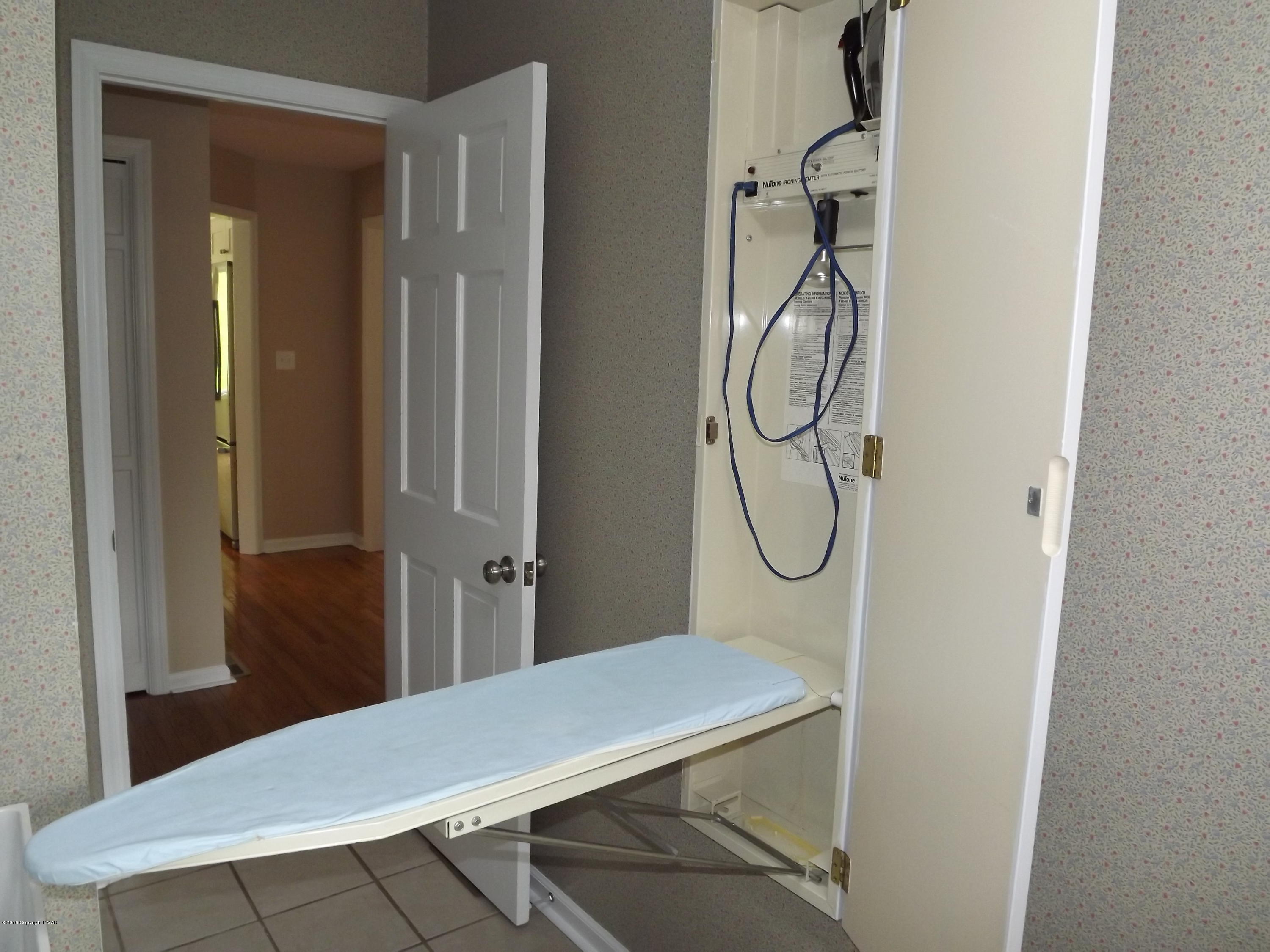 2111 Fox Run Road Stroudsburg, PA 18360 - Photo 39 of 72 a room with a table and a window