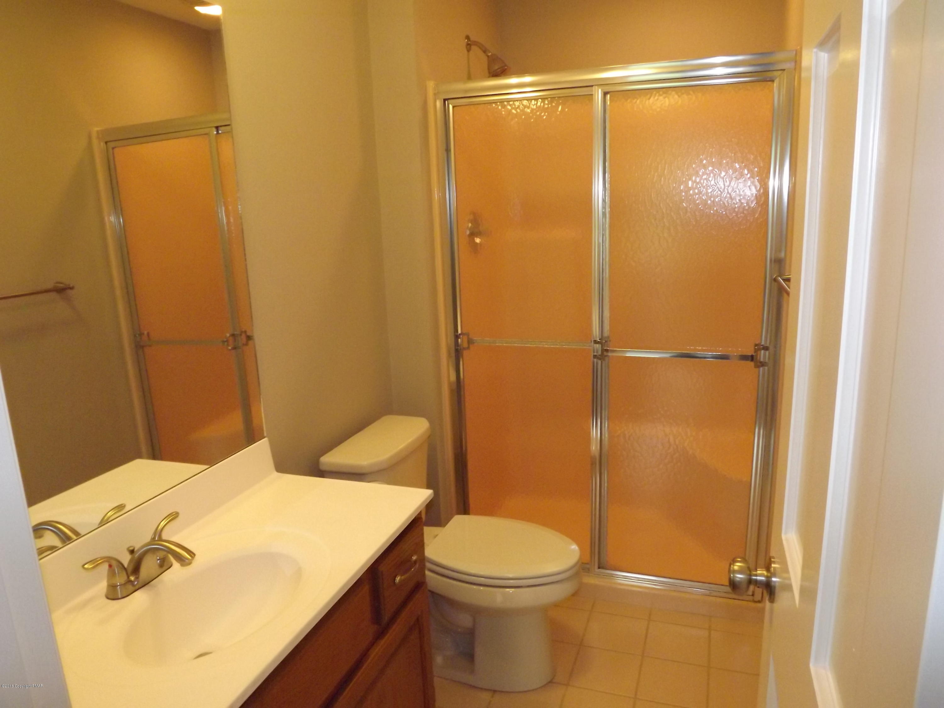 2111 Fox Run Road Stroudsburg, PA 18360 - Photo 53 of 72 Bedroom 2 bathroom