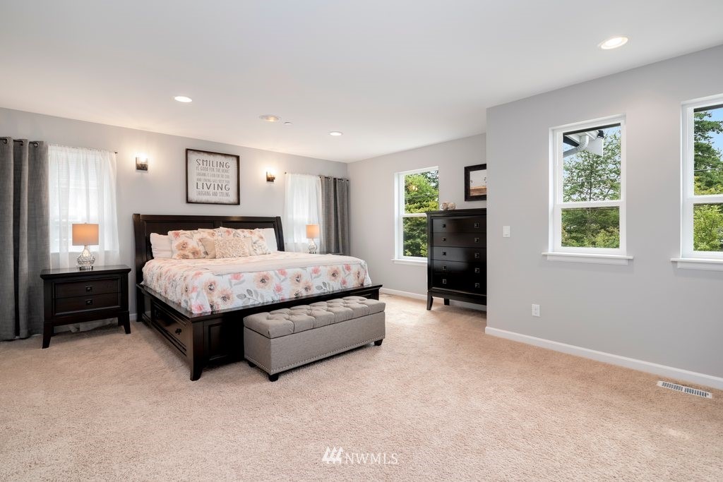 12048 155th Avenue Southeast Renton, WA 98059 - Photo 11 of 25 Gallery Image 11