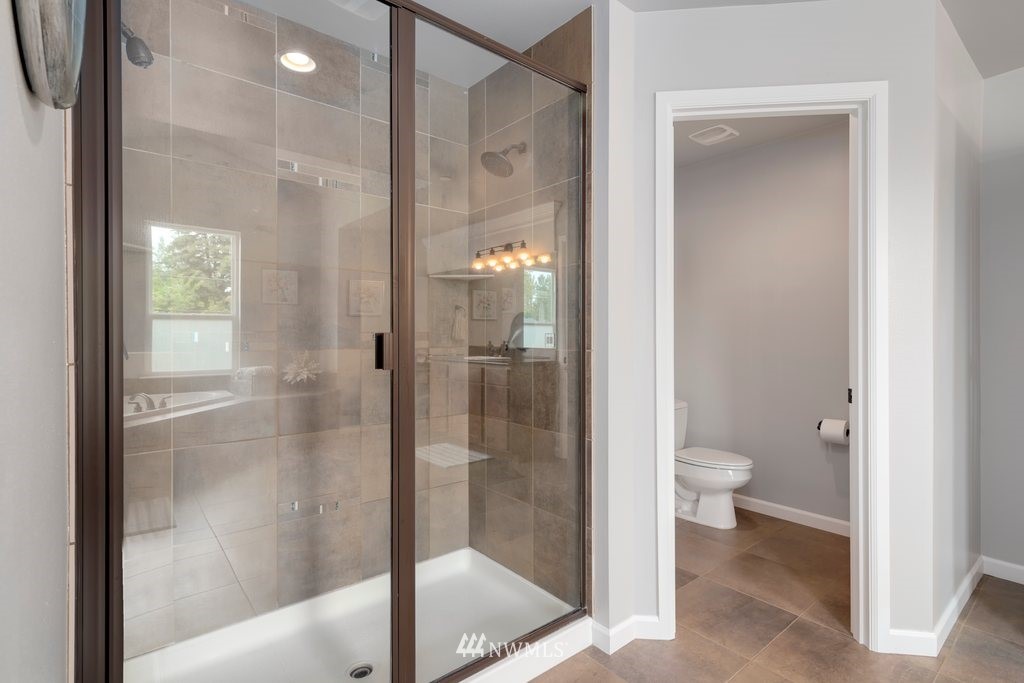 12048 155th Avenue Southeast Renton, WA 98059 - Photo 14 of 25 Gallery Image 14