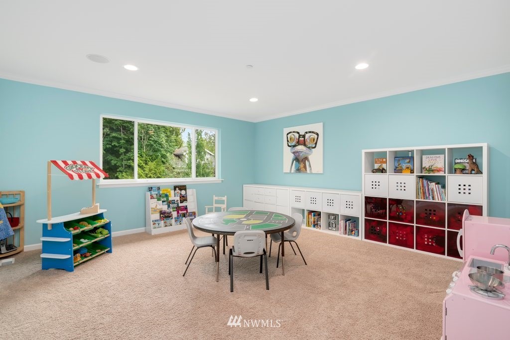 12048 155th Avenue Southeast Renton, WA 98059 - Photo 16 of 25 Gallery Image 16