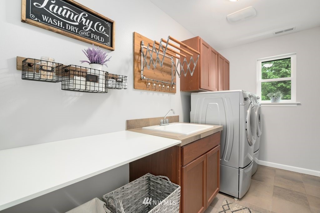 12048 155th Avenue Southeast Renton, WA 98059 - Photo 20 of 25 Gallery Image 20