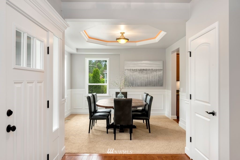 12048 155th Avenue Southeast Renton, WA 98059 - Photo 3 of 25 Gallery Image 3