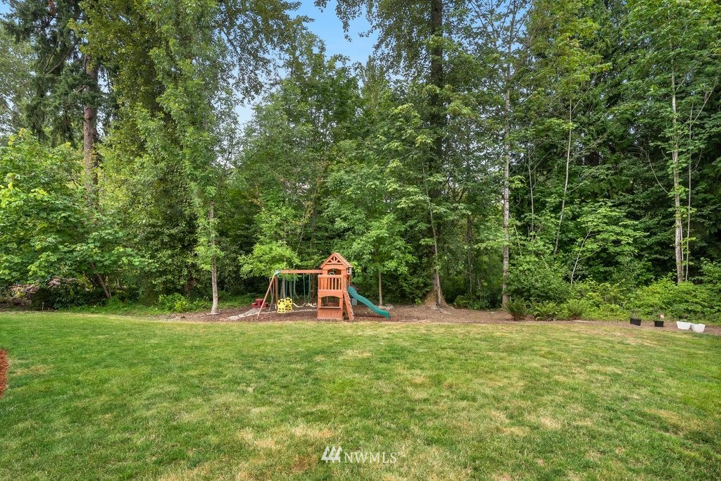 12048 155th Avenue Southeast Renton, WA 98059 - Photo 24 of 25 Gallery Image 24