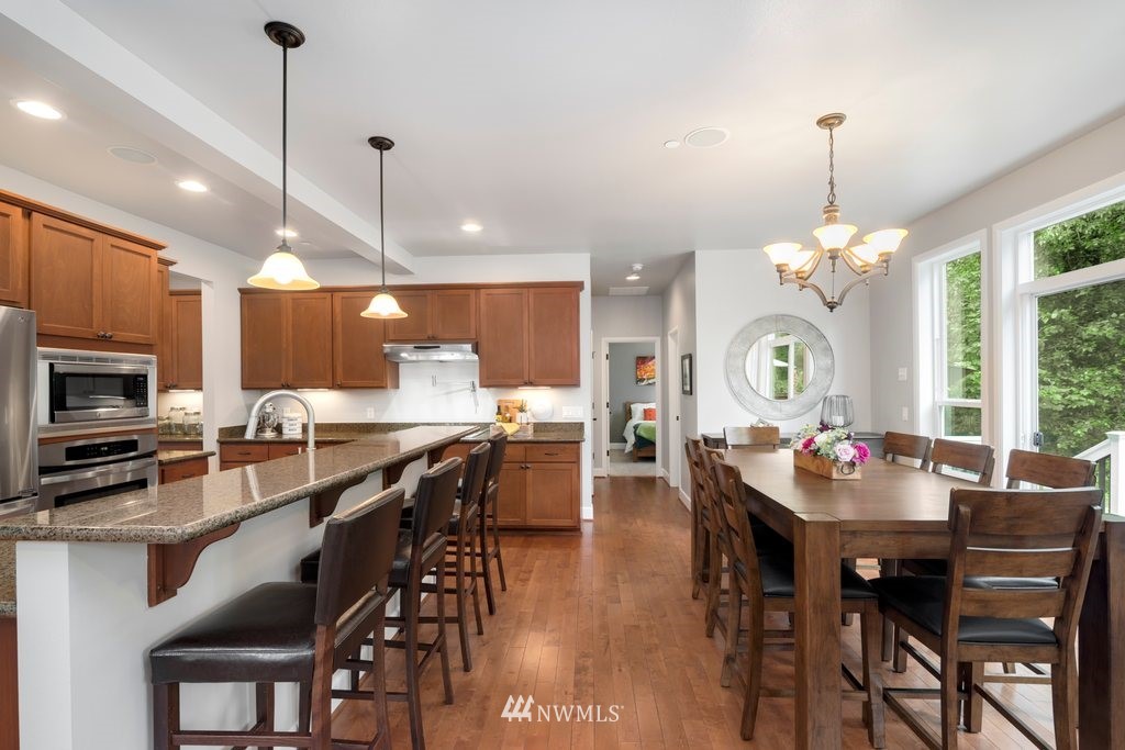 12048 155th Avenue Southeast Renton, WA 98059 - Photo 4 of 25 Gallery Image 4