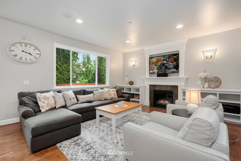 12048 155th Avenue Southeast Renton, WA 98059 - Photo 5 of 25 Gallery Image 5