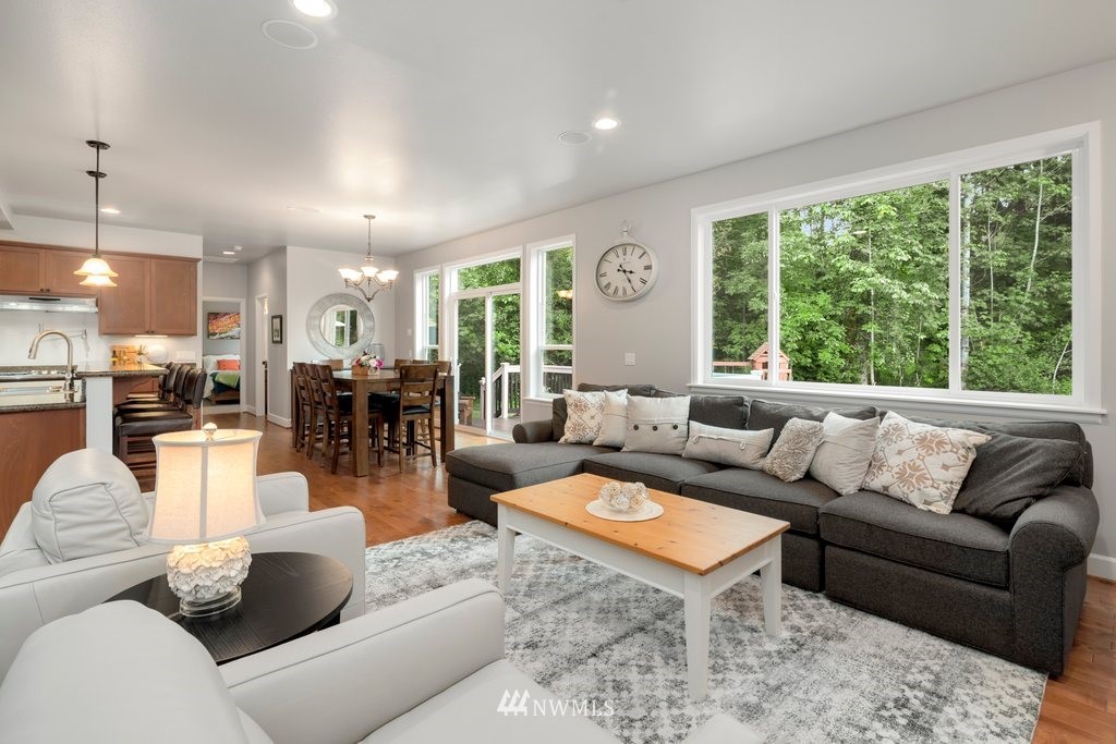 12048 155th Avenue Southeast Renton, WA 98059 - Photo 6 of 25 Gallery Image 6