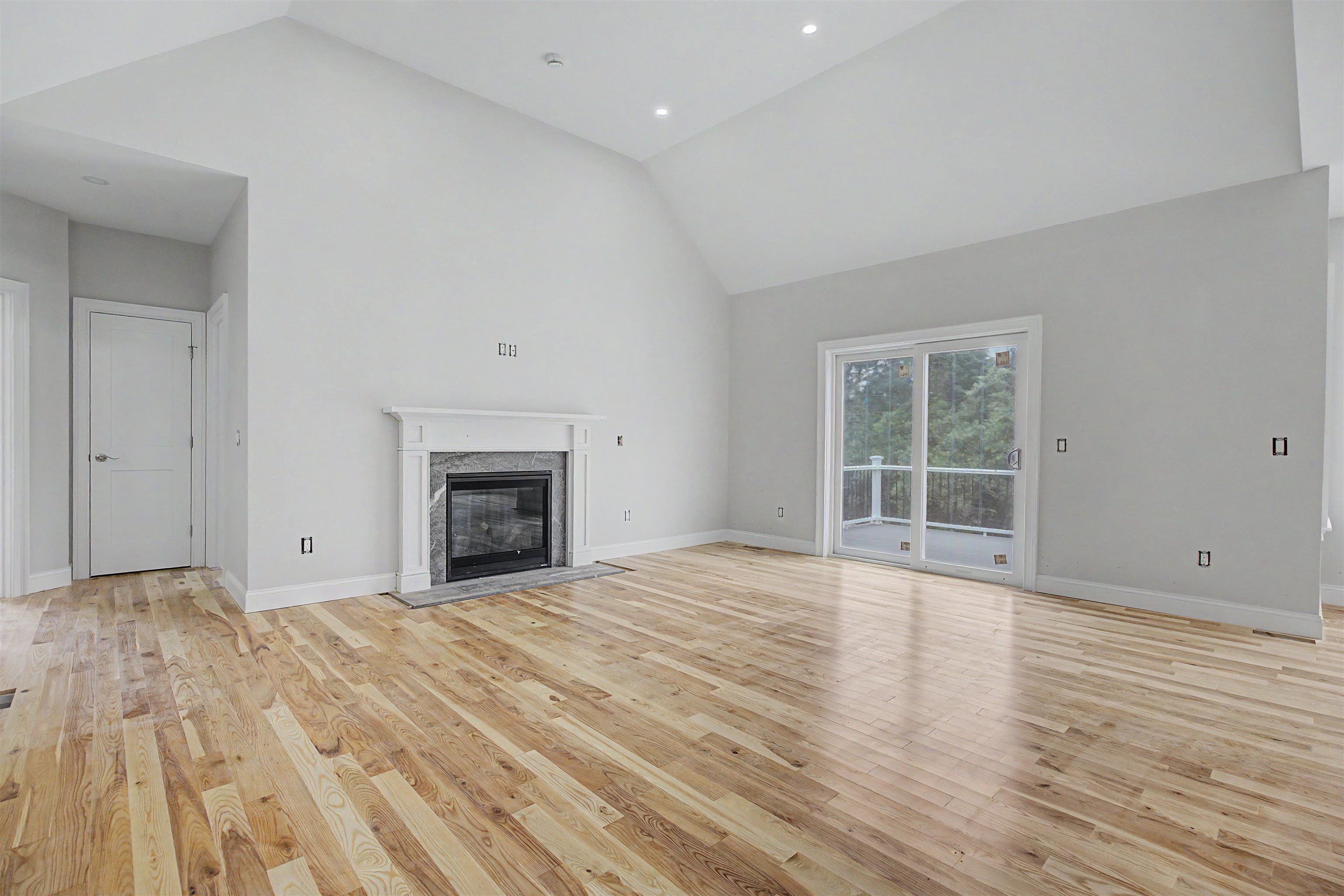 131 Merrimack Street Hooksett, NH 03106 - Photo 18 of 31