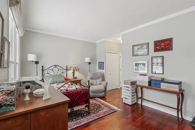 $289,900 | 1262 Rhodes Lane, Naperville, IL 60540