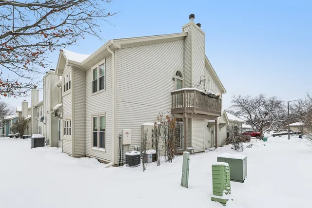 $289,900 | 1262 Rhodes Lane, Naperville, IL 60540