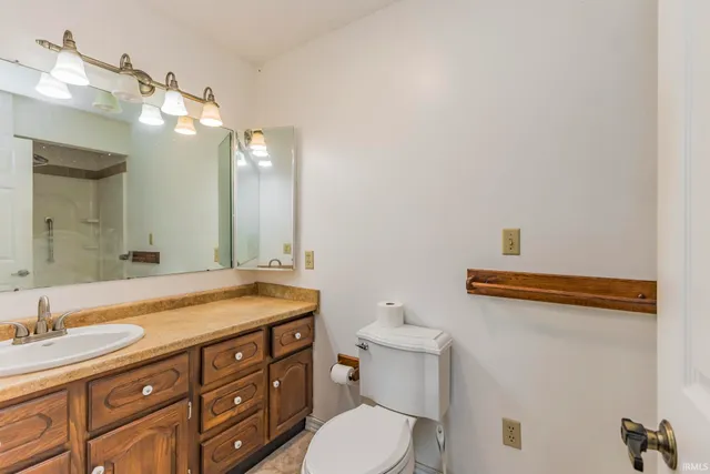 $369,000 | 6504 South 560 E Road, Selma, IN 47383