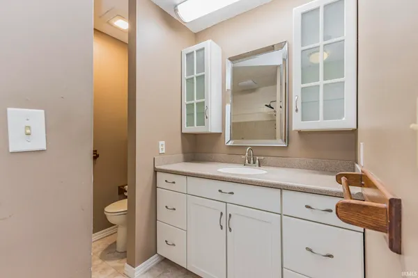 $345,000 | 6504 South 560 E Road, Selma, IN 47383