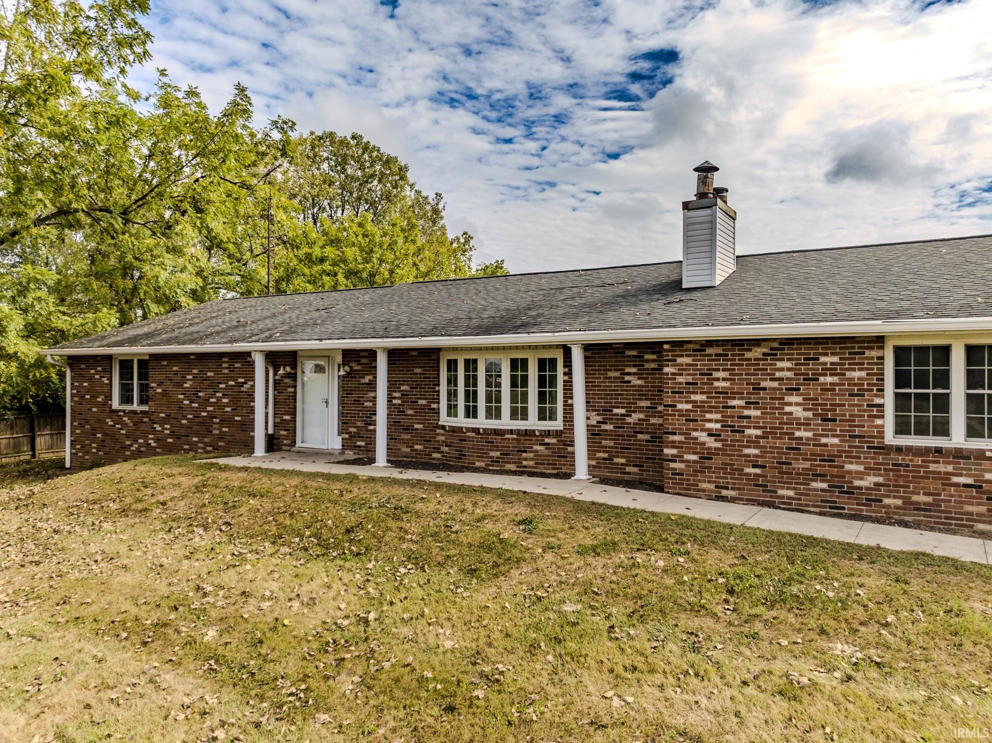 6504 South 560 E Road Selma, IN 47383 - Photo 2 of 36