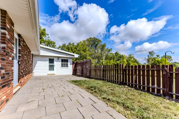 $345,000 | 6504 South 560 E Road, Selma, IN 47383