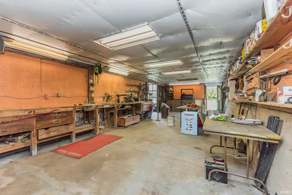 $345,000 | 6504 South 560 E Road, Selma, IN 47383