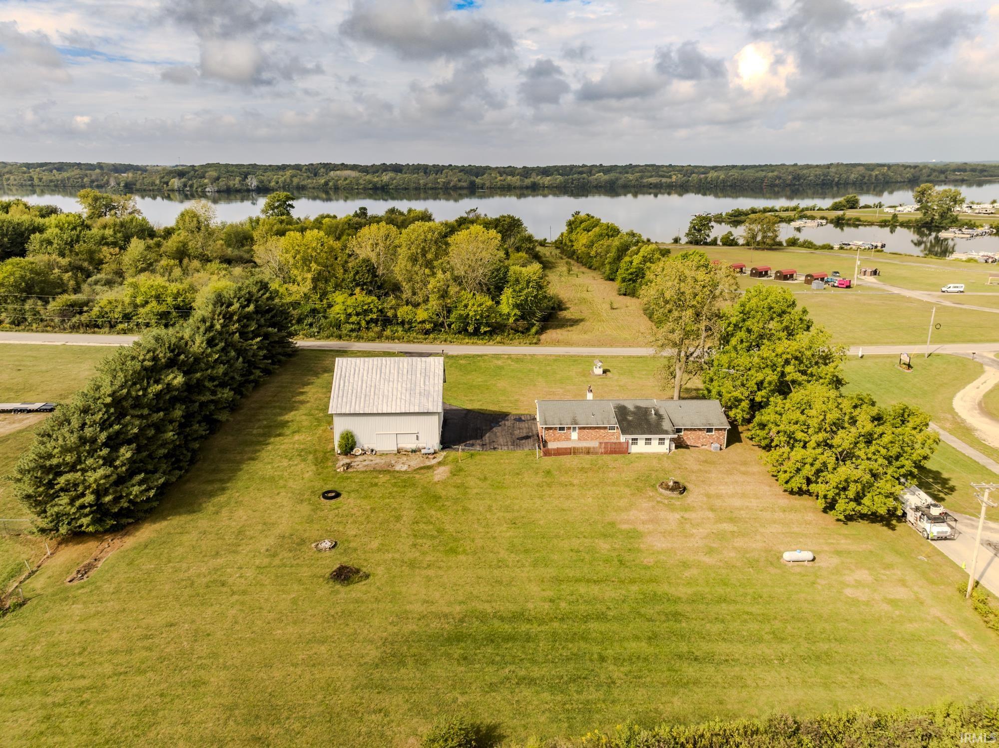 6504 South 560 E Road Selma, IN 47383 - Photo 4 of 36