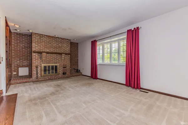 $345,000 | 6504 South 560 E Road, Selma, IN 47383