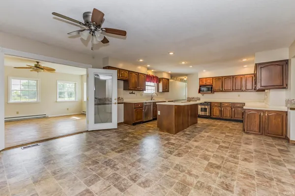 $345,000 | 6504 South 560 E Road, Selma, IN 47383