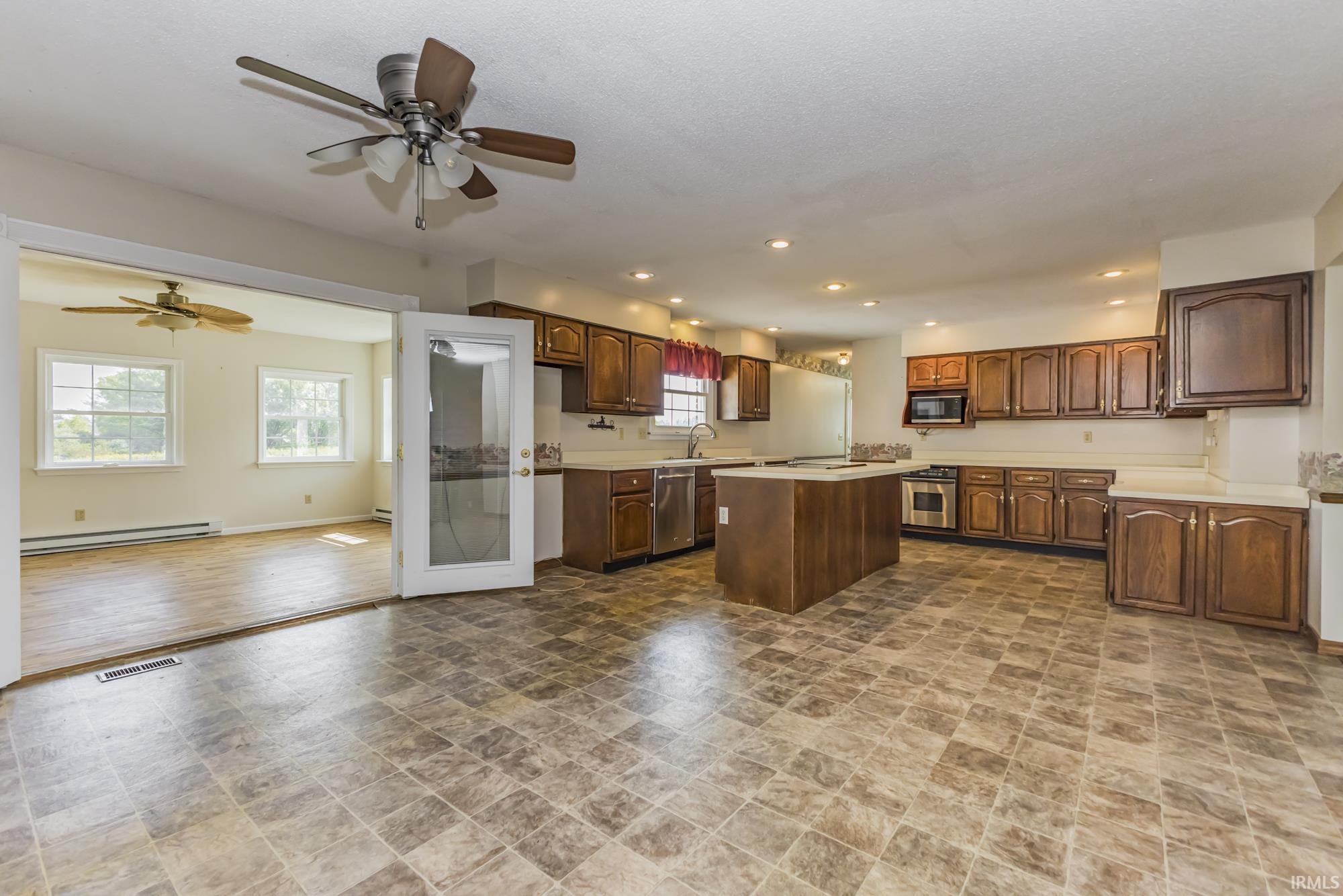 6504 South 560 E Road Selma, IN 47383 - Photo 6 of 36