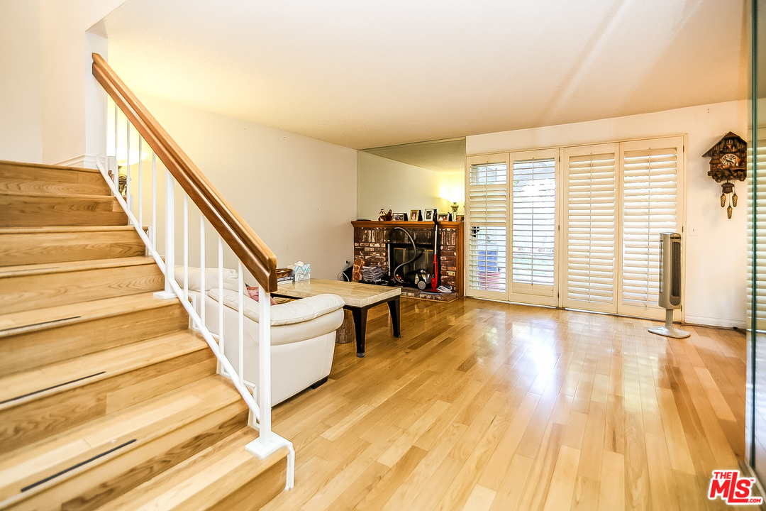 12251 Turtle Ridge Place Northridge, CA 91326 - Photo 4 of 14 Gallery Image 4