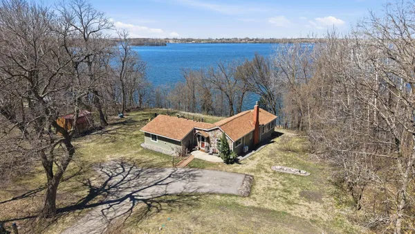 $489,900 | 7630 Long Lake Road, Willmar, MN 56201