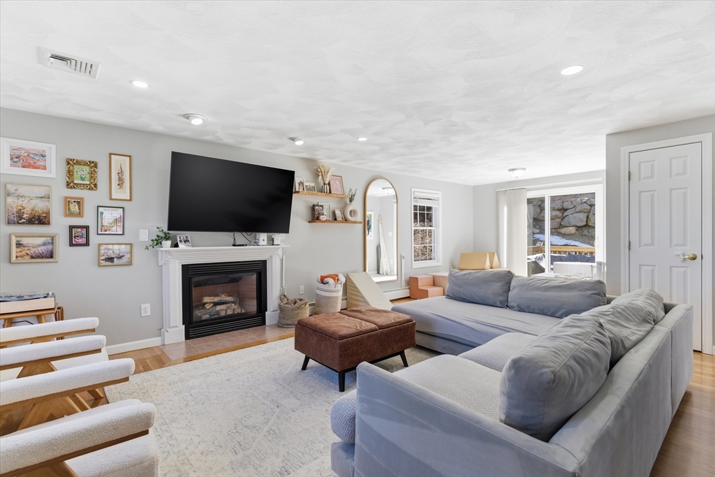 9 Hermon Road Lynn, MA 01904 - Photo 2 of 33