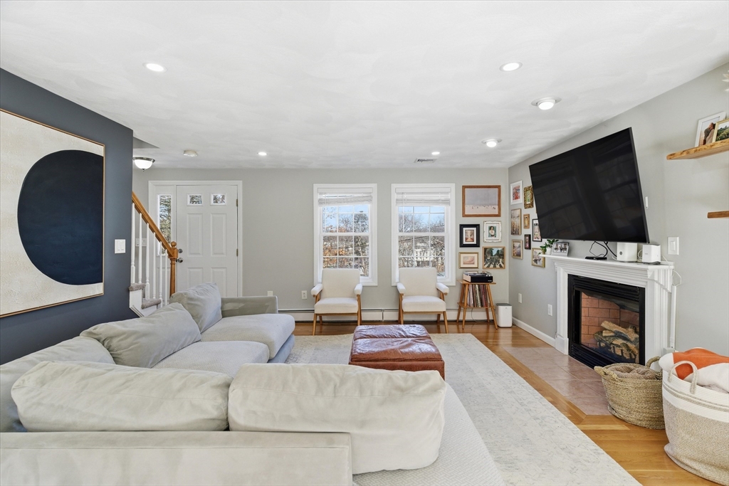 9 Hermon Road Lynn, MA 01904 - Photo 4 of 33