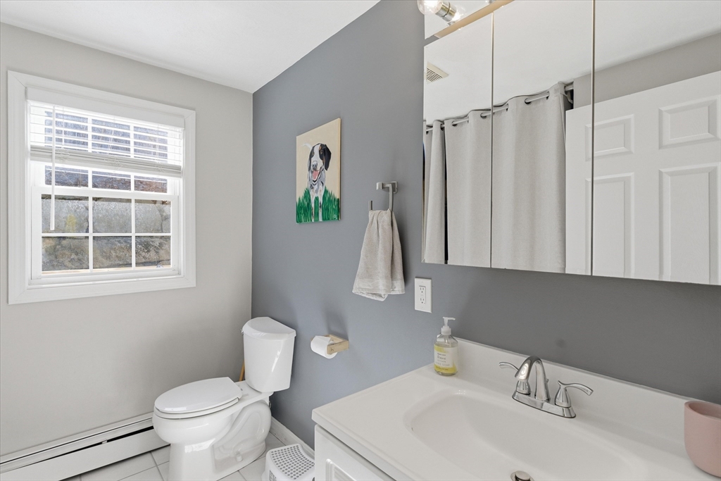 9 Hermon Road Lynn, MA 01904 - Photo 5 of 33