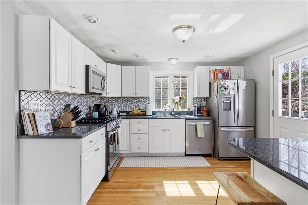 9 Hermon Road Lynn, MA 01904 - Photo 7 of 33